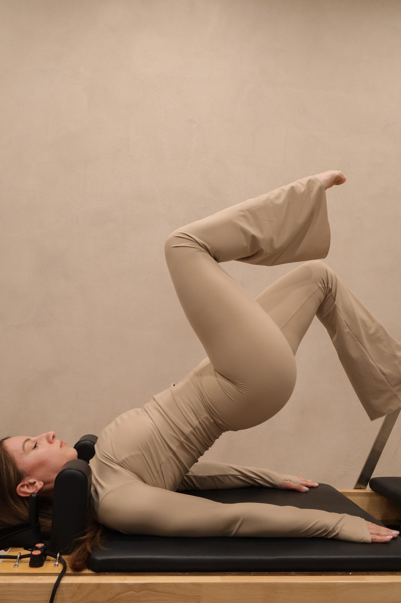 KORE FLARE LEGGINGS - DUNE